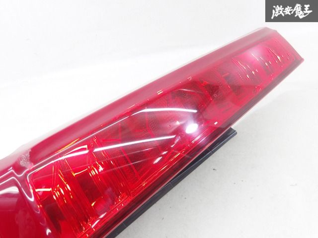 トヨタ 純正 M900A ルーミー テール テールライト テールランプ 左