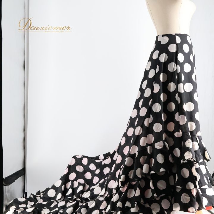 フラメンコ 衣装 バタデコーラ ファルダ スカート 黒 ボランテ 水玉 ドット フリル 赤 レッド ブラック系 ホワイト系 レッド系 ダンス パーティ 発表会 トレンド おしゃれ かわいい レディス スカート 発表会用