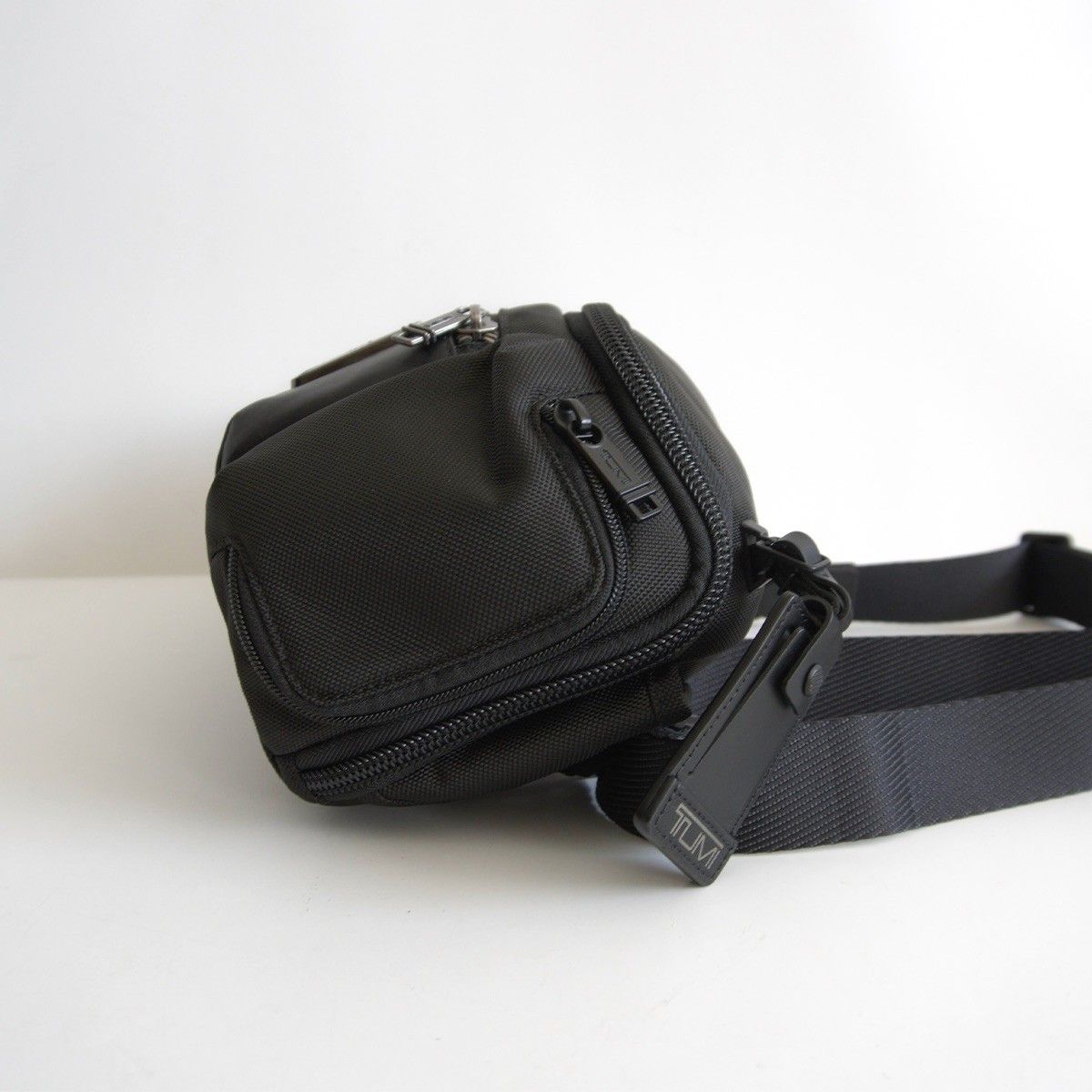 美品】TUMI 【232399D/ALPHA BRAVO KELLEY SLING】ネイビー
