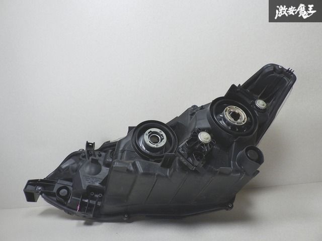 NZE161G 前期 カローラフィールダー ヘッドライト右側 中古品 NZE161G 前期 カローラフィールダー ヘッドライト右側 中古品