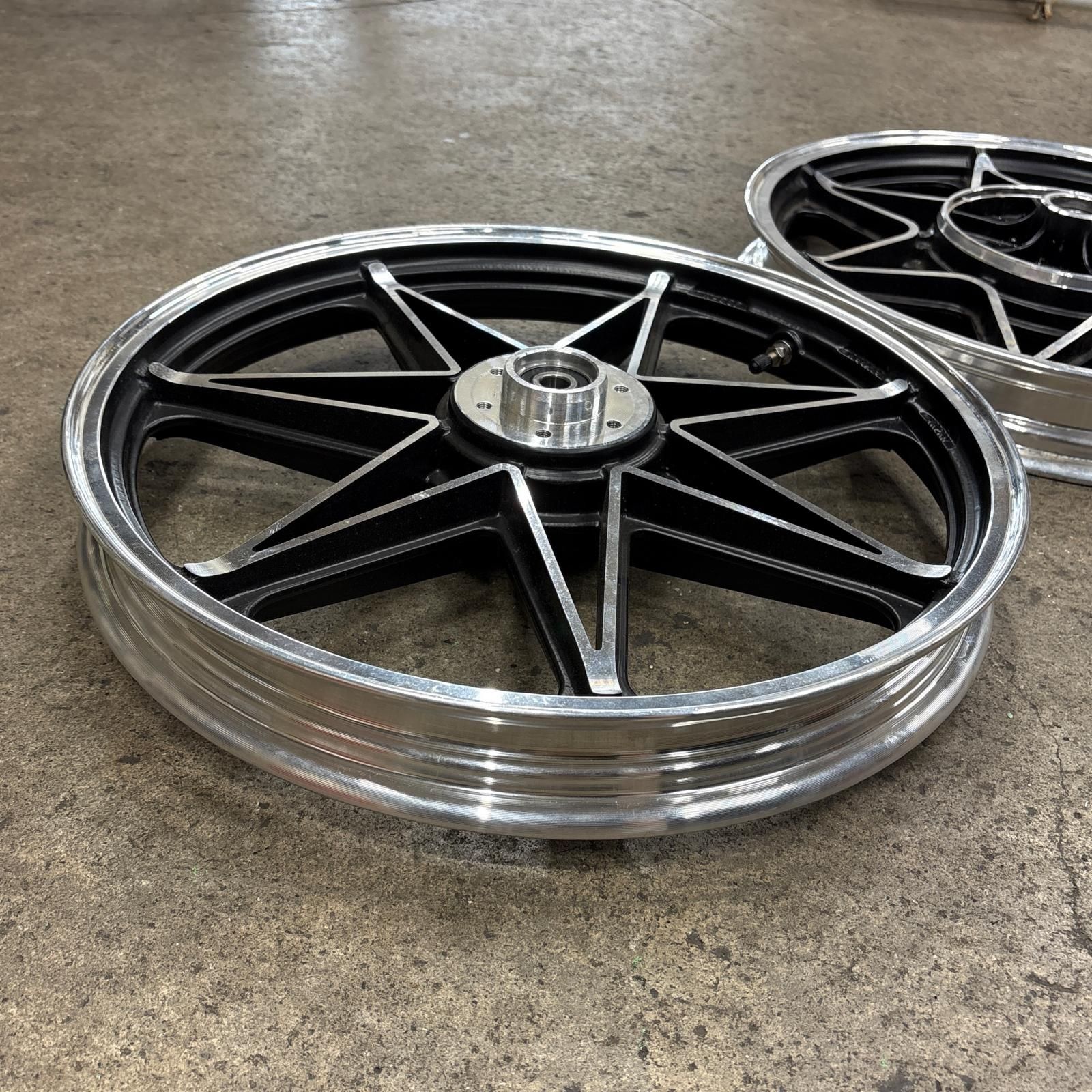 18インチ　星キャスト　ホイール　gsx400f gs400 gsx400e 18インチ 星キャスト ホイール gsx400f gs400 gsx400e GS400 星