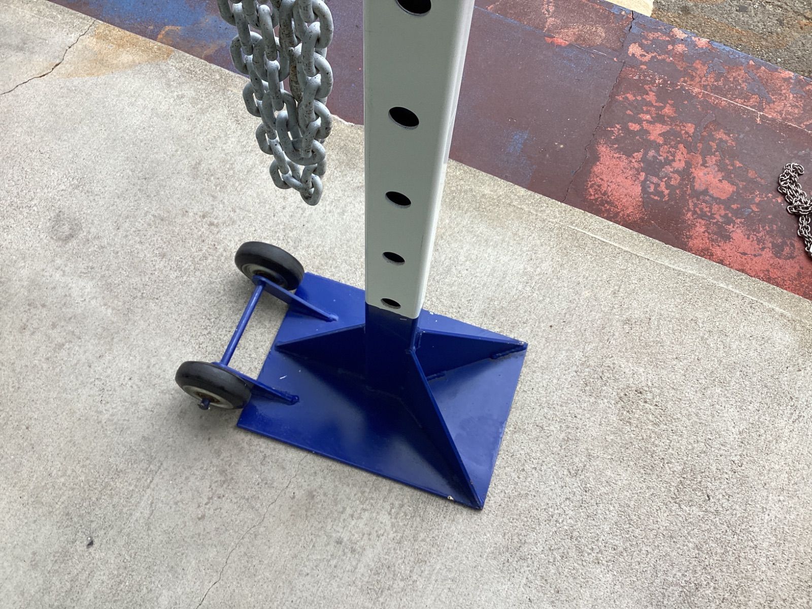 【中古品】REVERSE NEXT ハンドタワーセット(ヒッパラー) 1.5tonレバーブロックタワー 揚程1.5m フレーム修正 自動車鈑金 ネキスト株式会社の商品案内