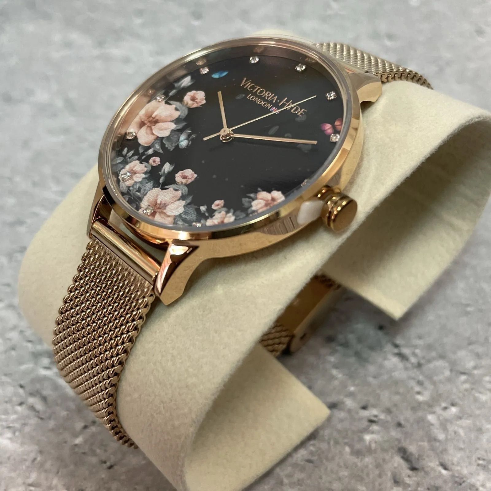 【在庫処分】VICTORIA  LONDON  腕時計　レディース 可愛い 花柄時計mimi