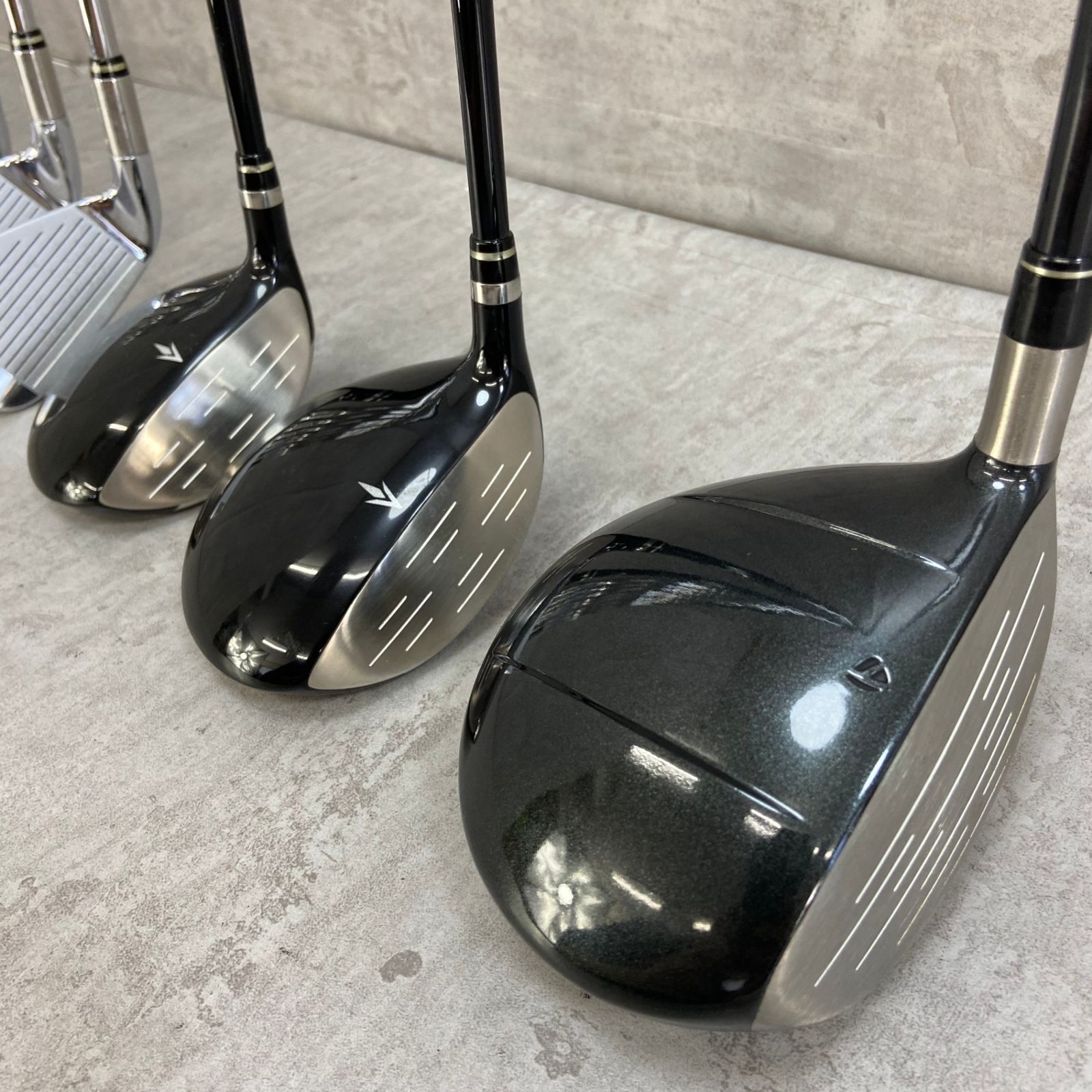 TaylorMade テーラーメイド adidas アディダス メンズゴルフ12本セット S 右利き用 キャディーバッグ ヘッドカバー 初心者おすすめ  - メルカリ