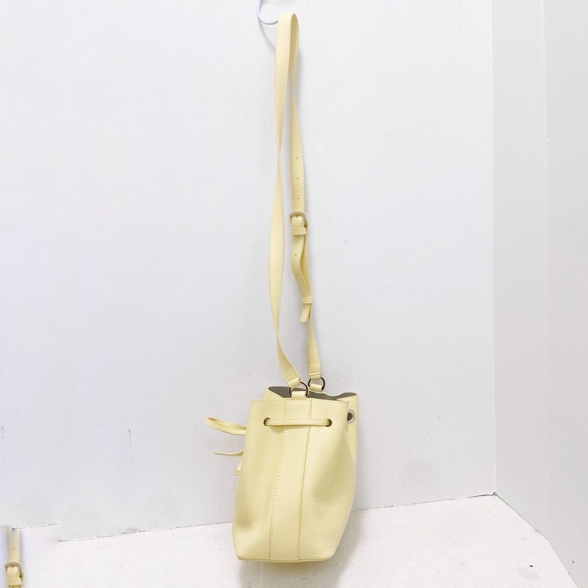 FURLA コスタンザイエロー