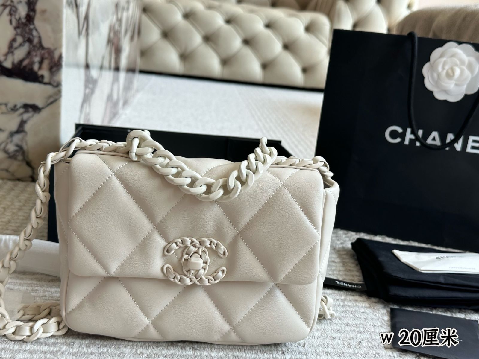 CHANEL 19バッグ スモールサイズ - 20×12cm マルチウェイ仕様