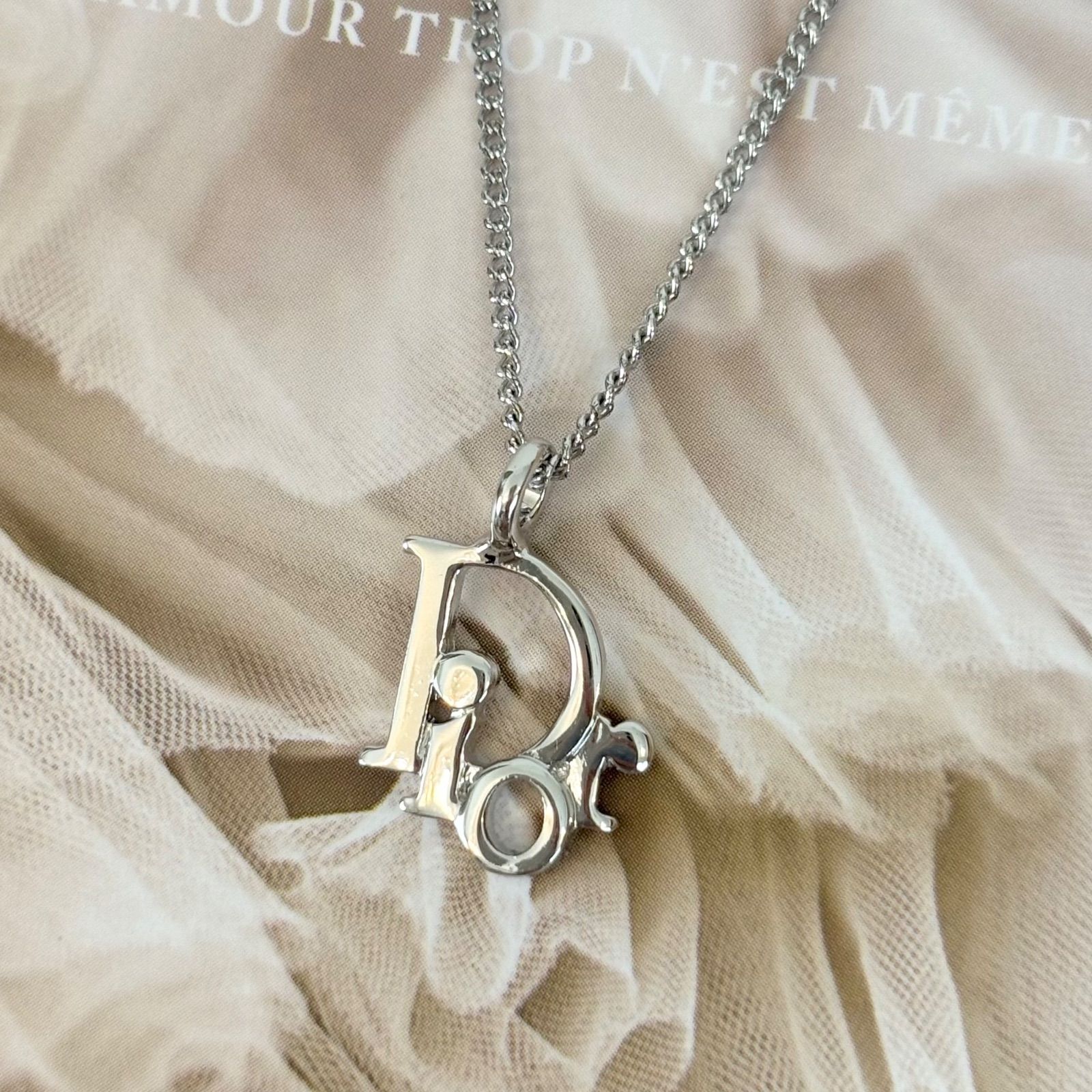 極美品 正規品 Dior ブローチ 旧ロゴ ビンテージ クリスタル シルバー 銀 DIOR ディオール ブローチ Diorロゴ ラインストーン シルバー