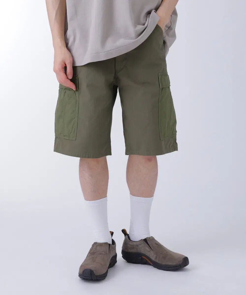 32 nanamica(ナナミカ) カーゴ ショートパンツ カーキ - メルカリ