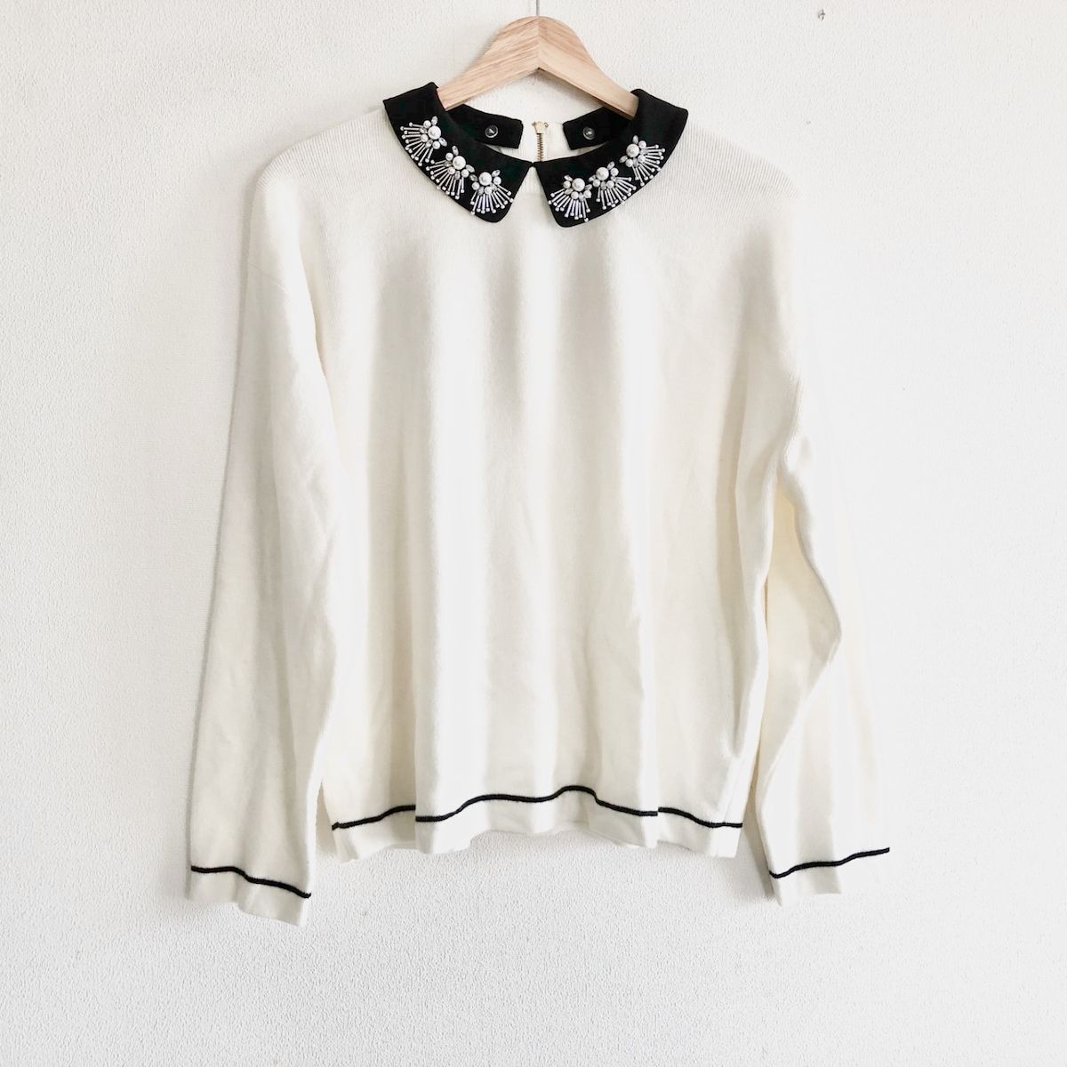 Rose Tiara(ローズティアラ) 長袖セーター サイズ42 L レディース美品  - 白×黒 ビジュー/付け襟 ナイロン、アクリル