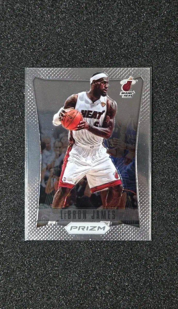 パニーニ ONE年 プリズム レブロン ジェームス