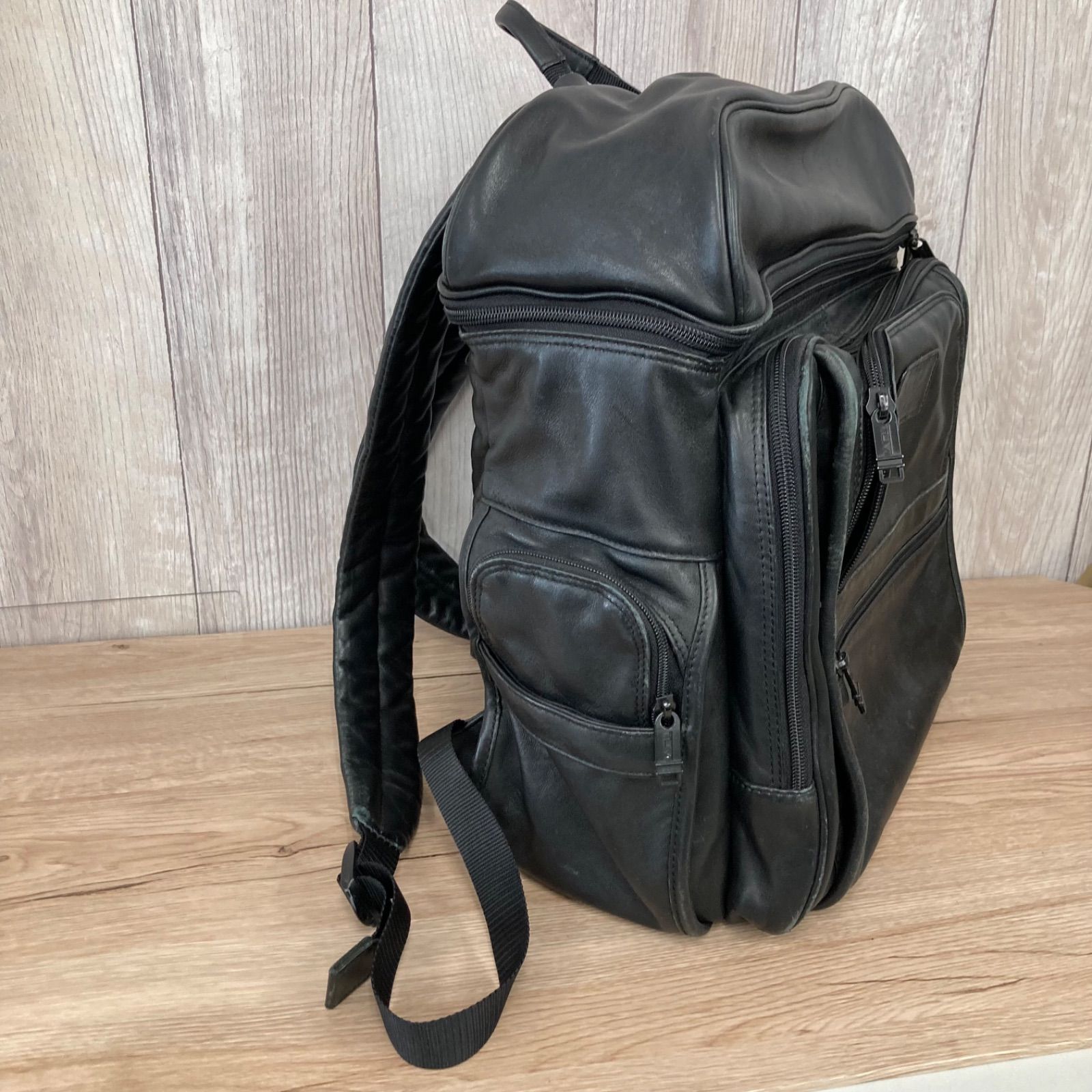 TUMI トゥミ 9640D3 (廃盤）ナパレザー・デラックス・バックパック 黒 TUMI トゥミ 【廃盤品】ナパレザー・デラックス・バックパック レザー