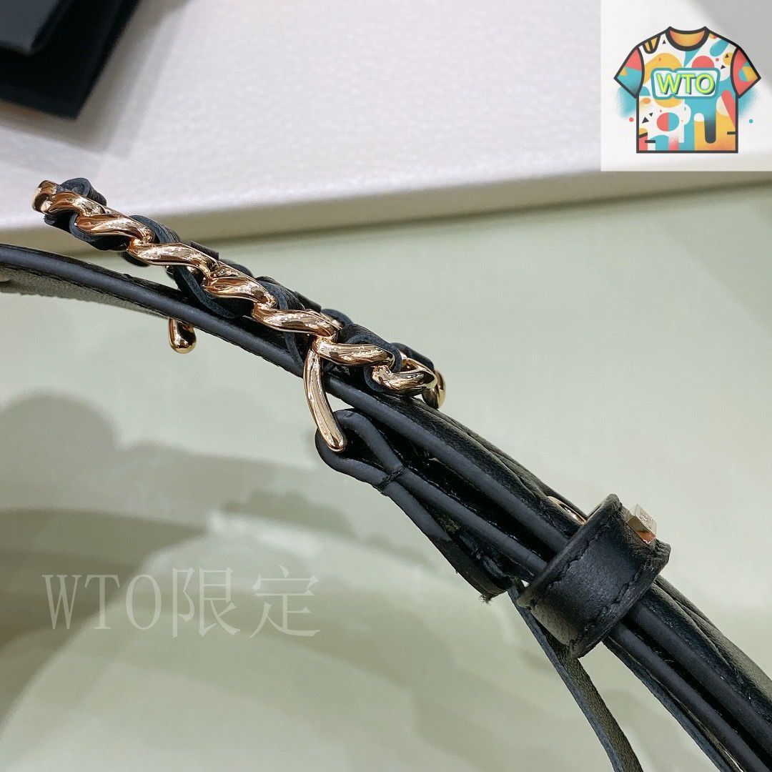 希少！美品！CHANELシャネル サスペンダー ベルト レザー 黒です！ 希少！美品！CHANELシャネル サスペンダー ベルト レザー 黒です