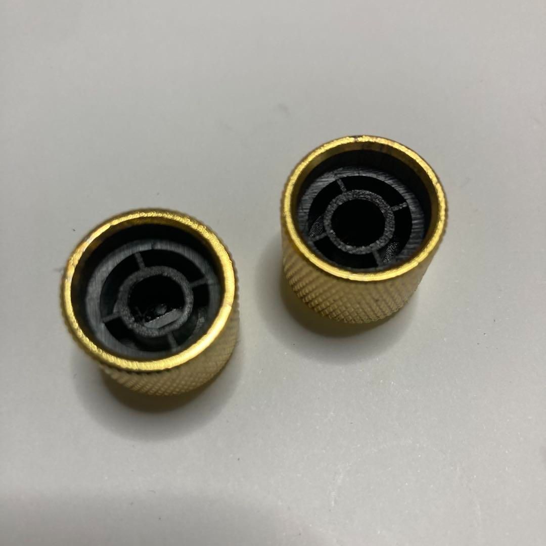 Amazon.co.jp: SHENGSUI クローム 4ピース メタルノブ ボリュームトーンコントロールノブ 刻み付きバレル 6mm  スプリットシャフト テレキャスター ストラトキャスター ベースギター用 : Musical Instruments