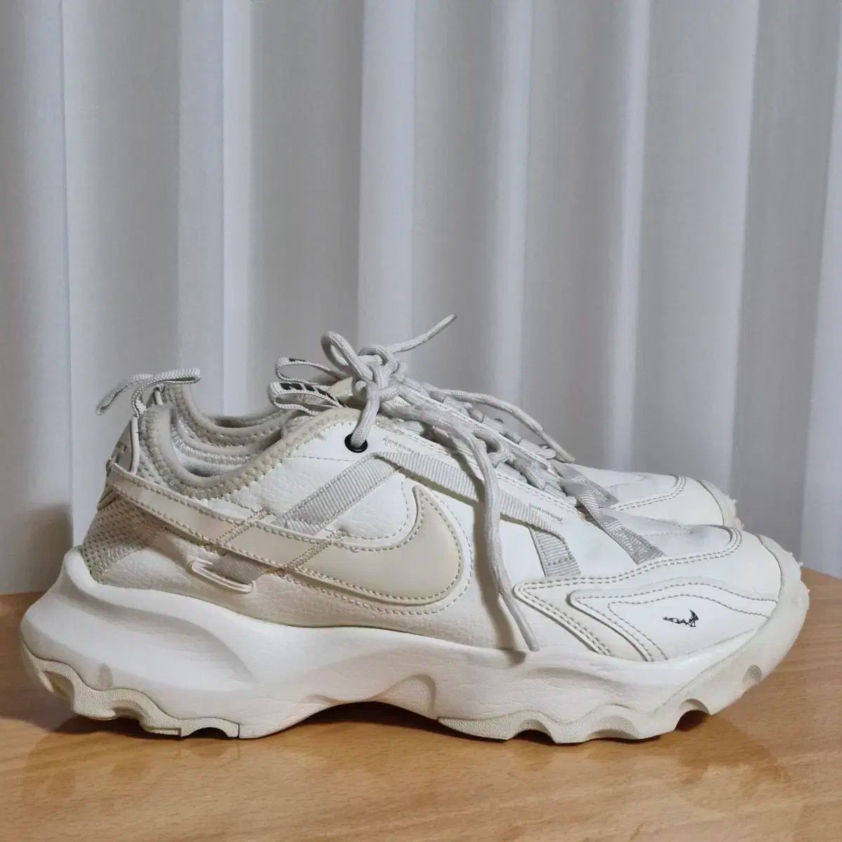 NIKE ナイキ TC 7900 白 スニーカー OLIVEOS_COM_TR