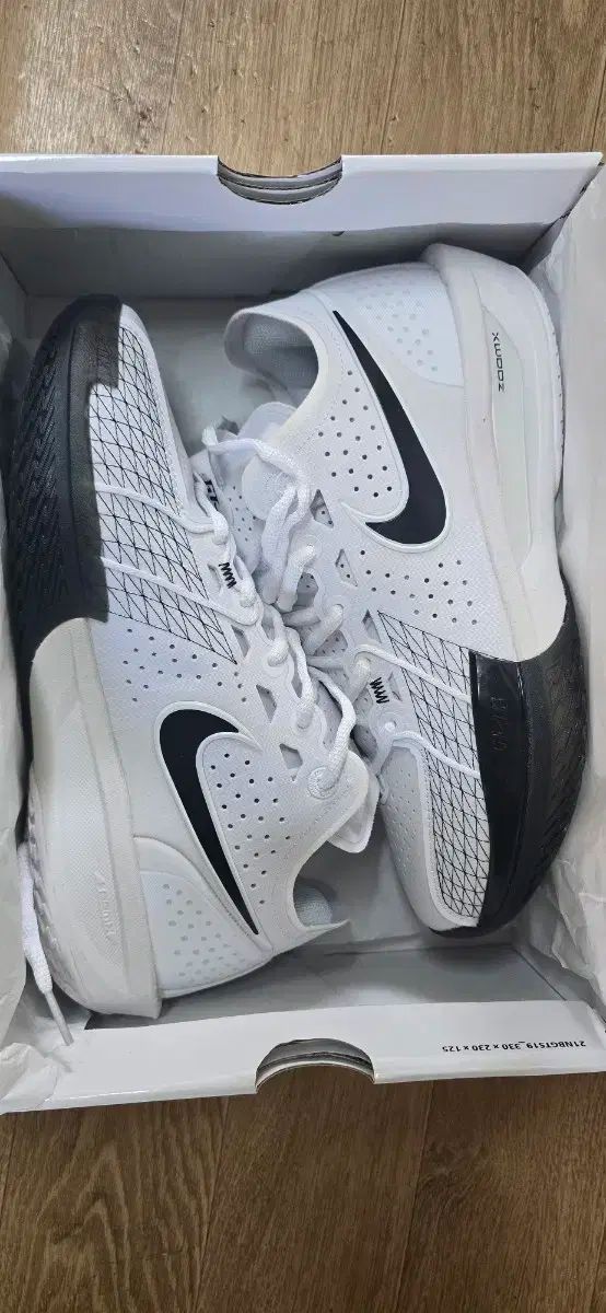 NIKE GT CUT 3 panda パンダ ナイキ バッシュ 白黒 NIKE(ナイキ