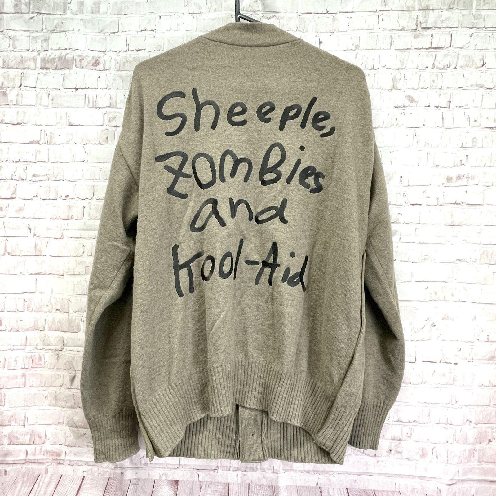 美品　sacai × MADSAKI　エンブロイダリー ニット カーディガン 1 美品 sacai × MADSAKI エンブロイダリー ニット カーディガン 1 - メルカリ