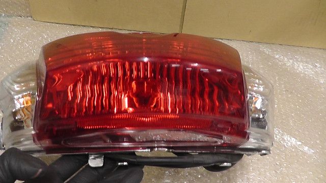 アクシスZ SED7J-007xxx の テールライト:#1747708119 - メルカリ