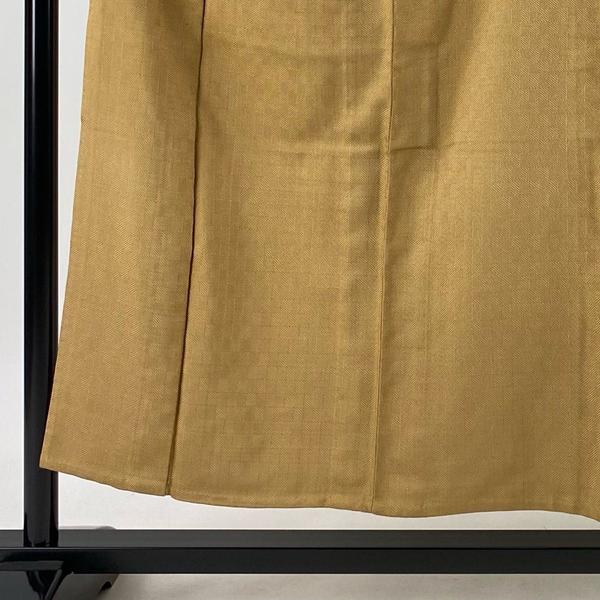 紬 身丈153cm 裄丈64cm M 単衣 薄茶色 正絹 逸品 【中古】 - メルカリ