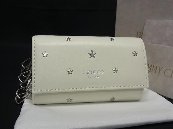 ■新品■未使用■ JIMMY CHOO ジミーチュウ ネプチューン レザー スタースタッズ 6連 キーケース 鍵入れ ホワイト系 FM4069