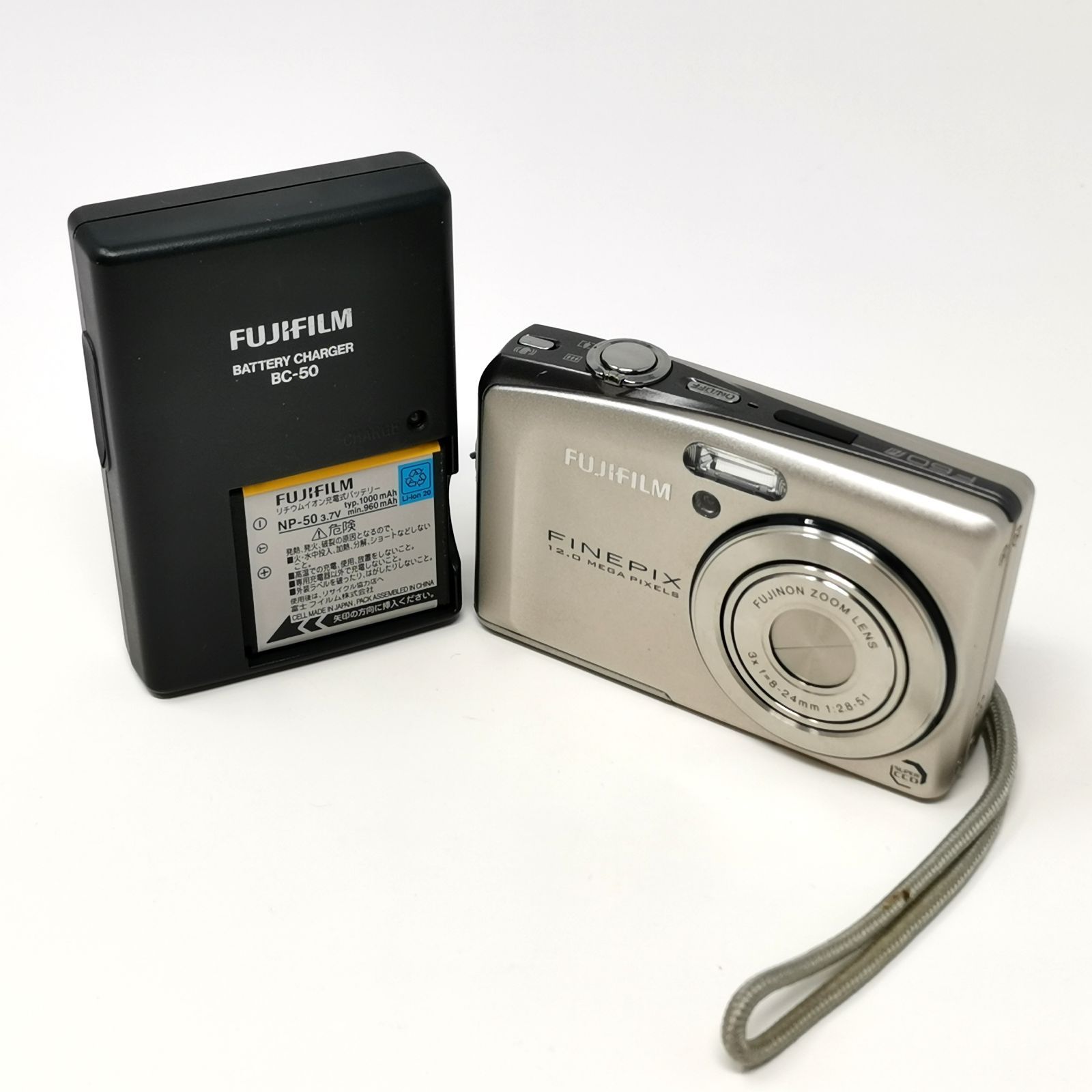 フジフィルム FINEPIX F60 シルバー 動作確認済み デジタル