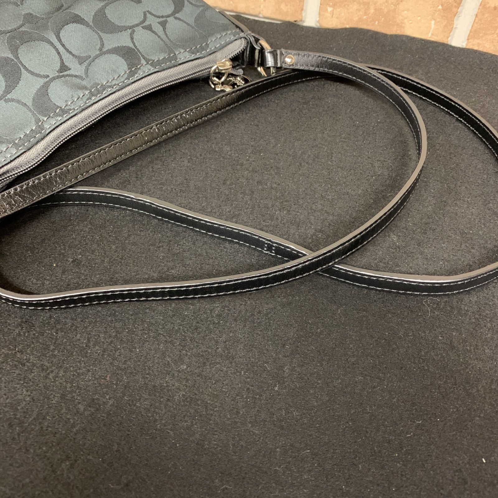 48 美品 COACH コーチ ミニショルダーバッグ シグネチャー