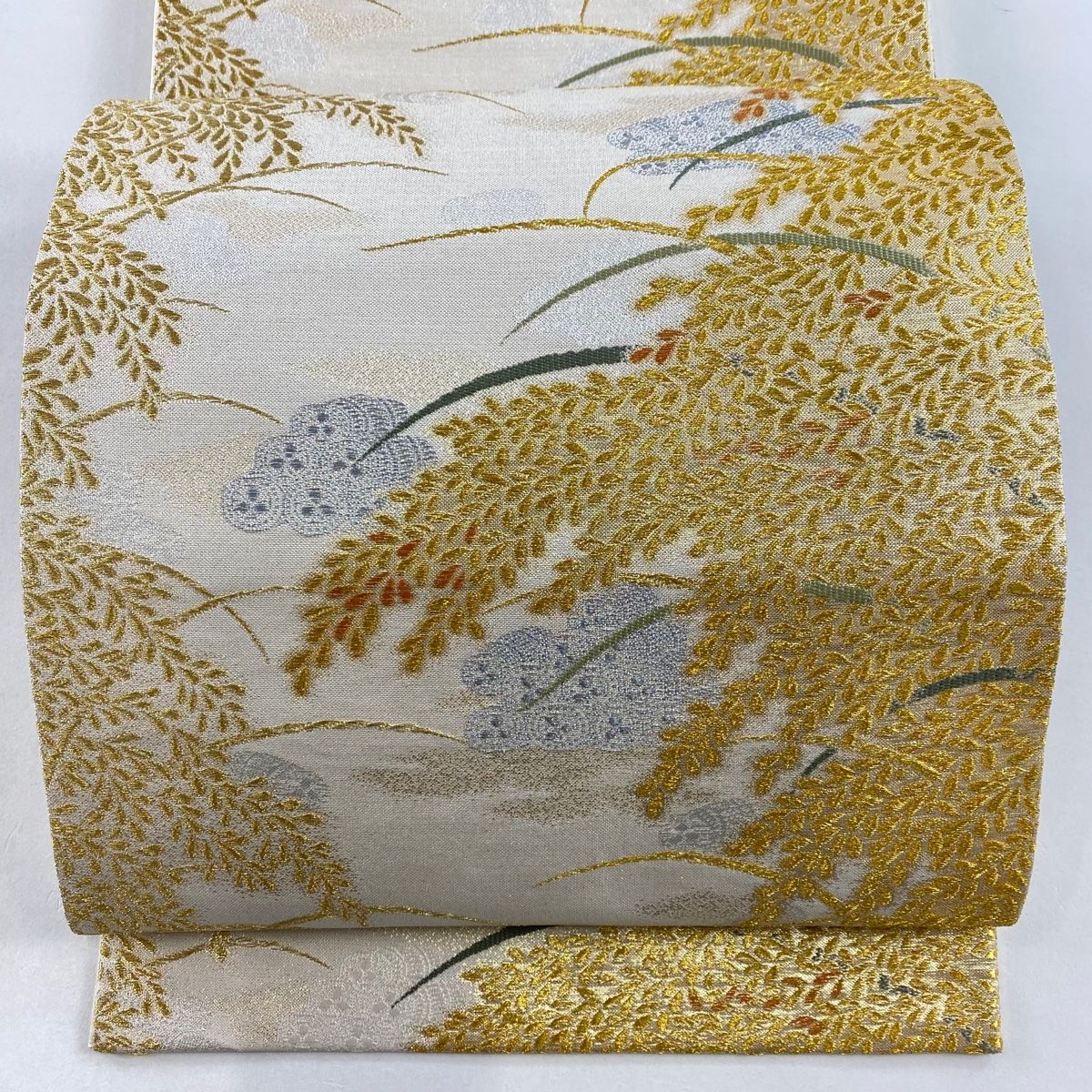 袋帯 名品 米百俵物語 稲穂 雲文 金糸 箔 ベージュ 六通 正絹