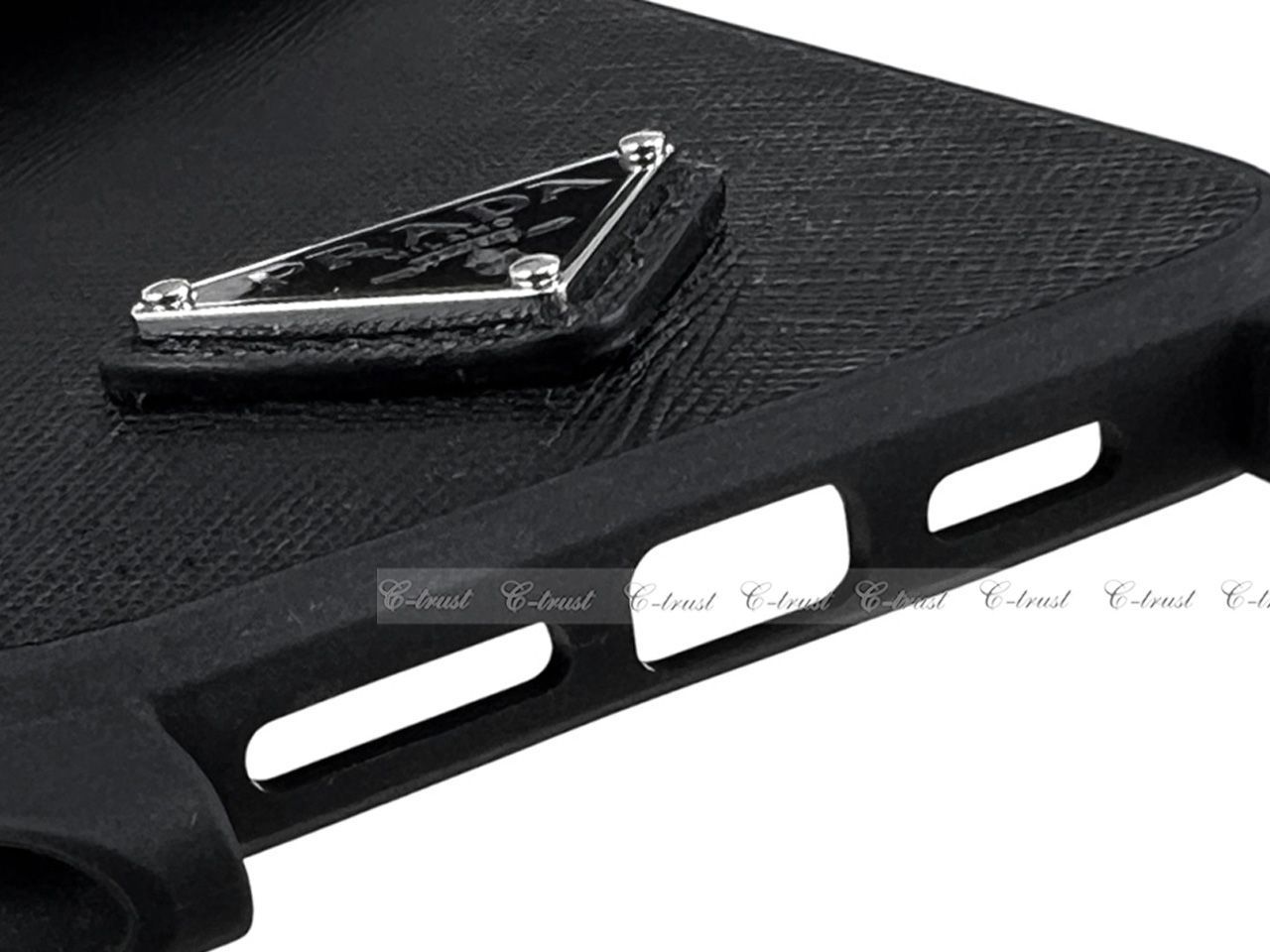 PRADA サフィアーノトライアングル iPhone14ケース PRADA サフィアーノトライアングル iPhone14ケース