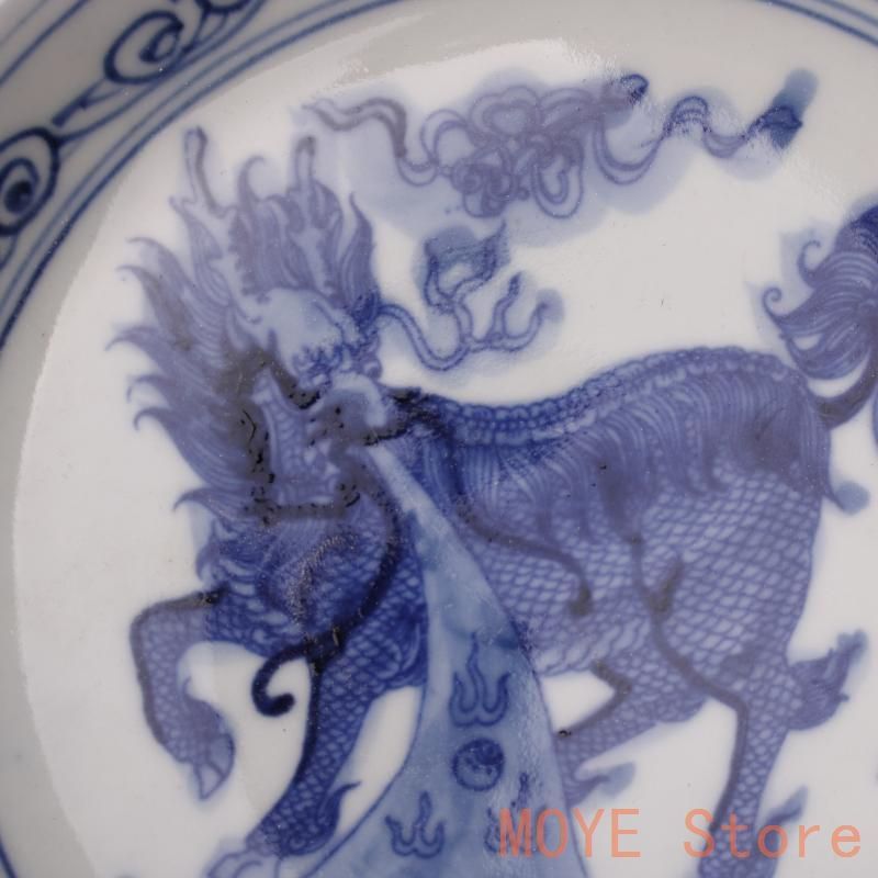 青花麒麟紋三脚香炉 景徳鎮 陶磁器 装飾品 現代工芸品 美術品 置物 青花麒麟紋三脚香炉 景徳鎮 陶磁器 装飾品 現代工芸品 美術品