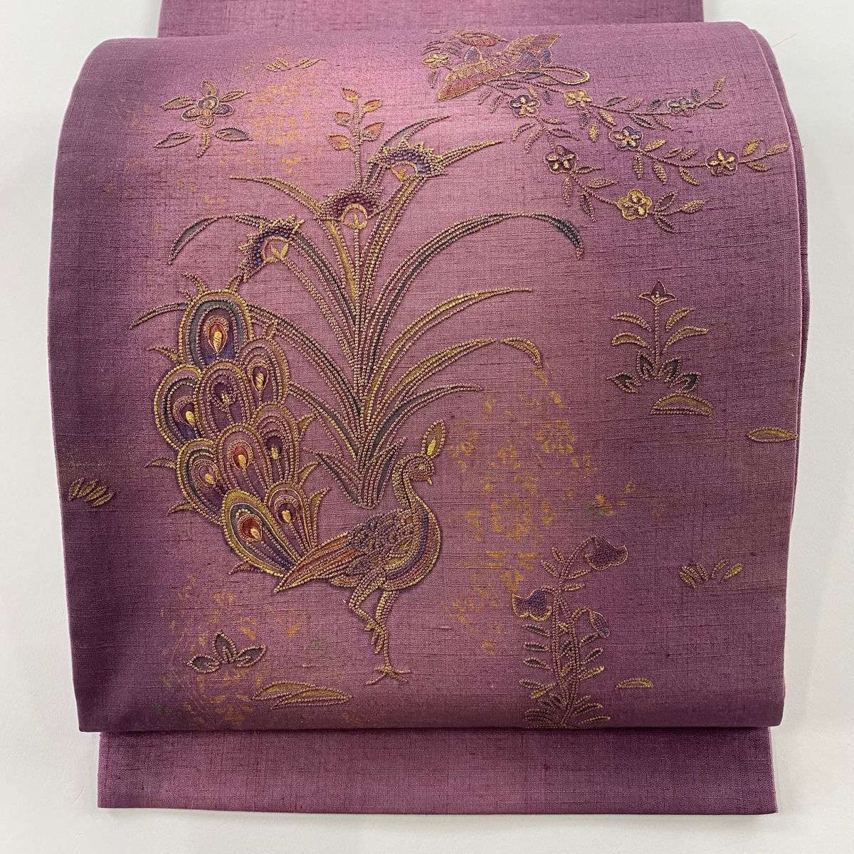 袋帯 秀品 紬地 孔雀 花喰鳥 金糸 刺繍 紫 お太鼓柄 正絹 【中古