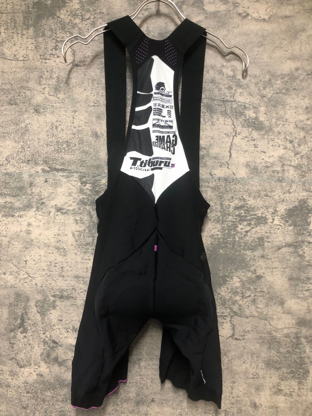 Assos
