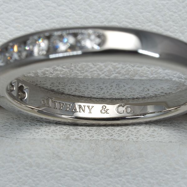 極美品 ティファニー チャネルセッティング ハーフエタニティ 8号 プラチナ