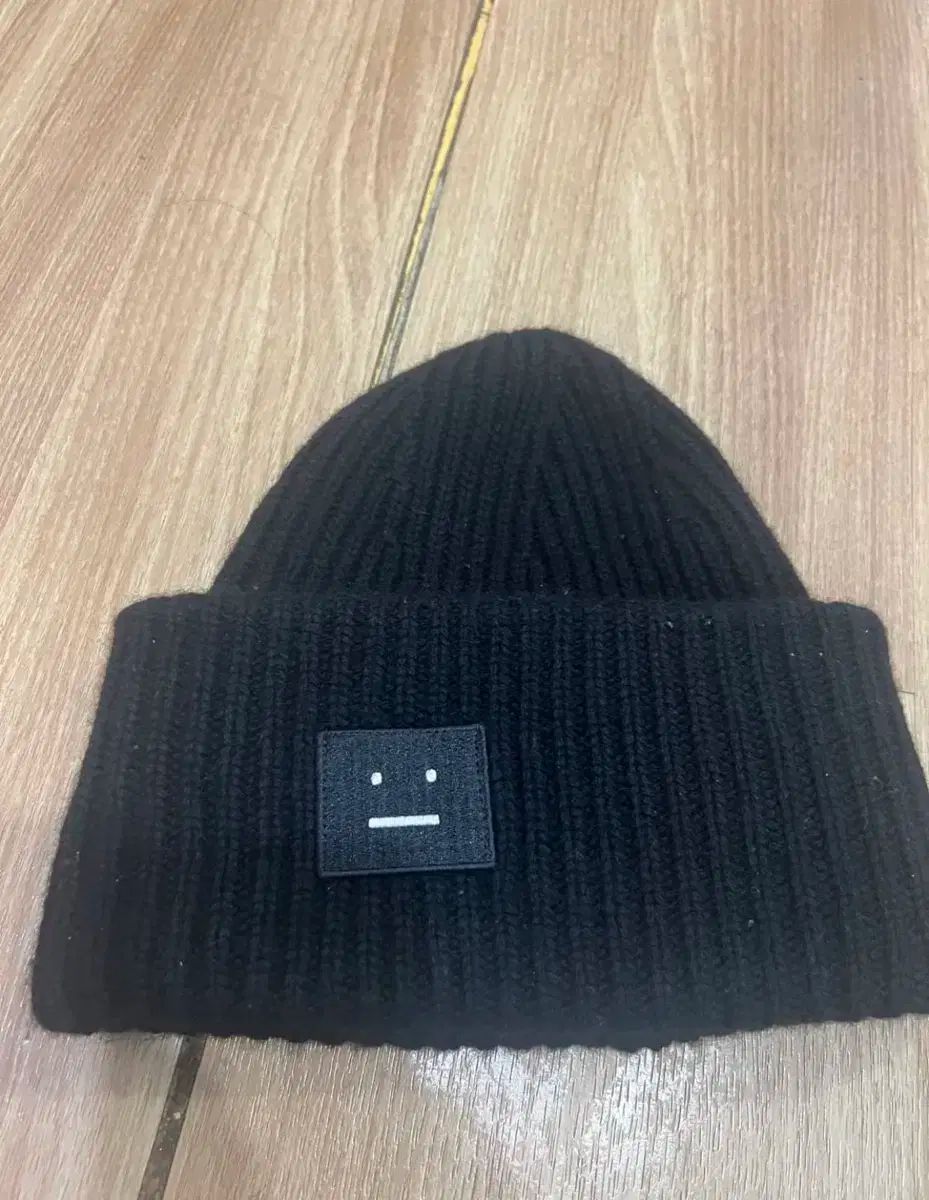 Acne Studios スモールFaceロゴ ビーニー 【公式通販】