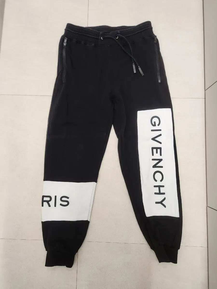 ☪ Givenchy ジバンシィ トレーニングウェア セット