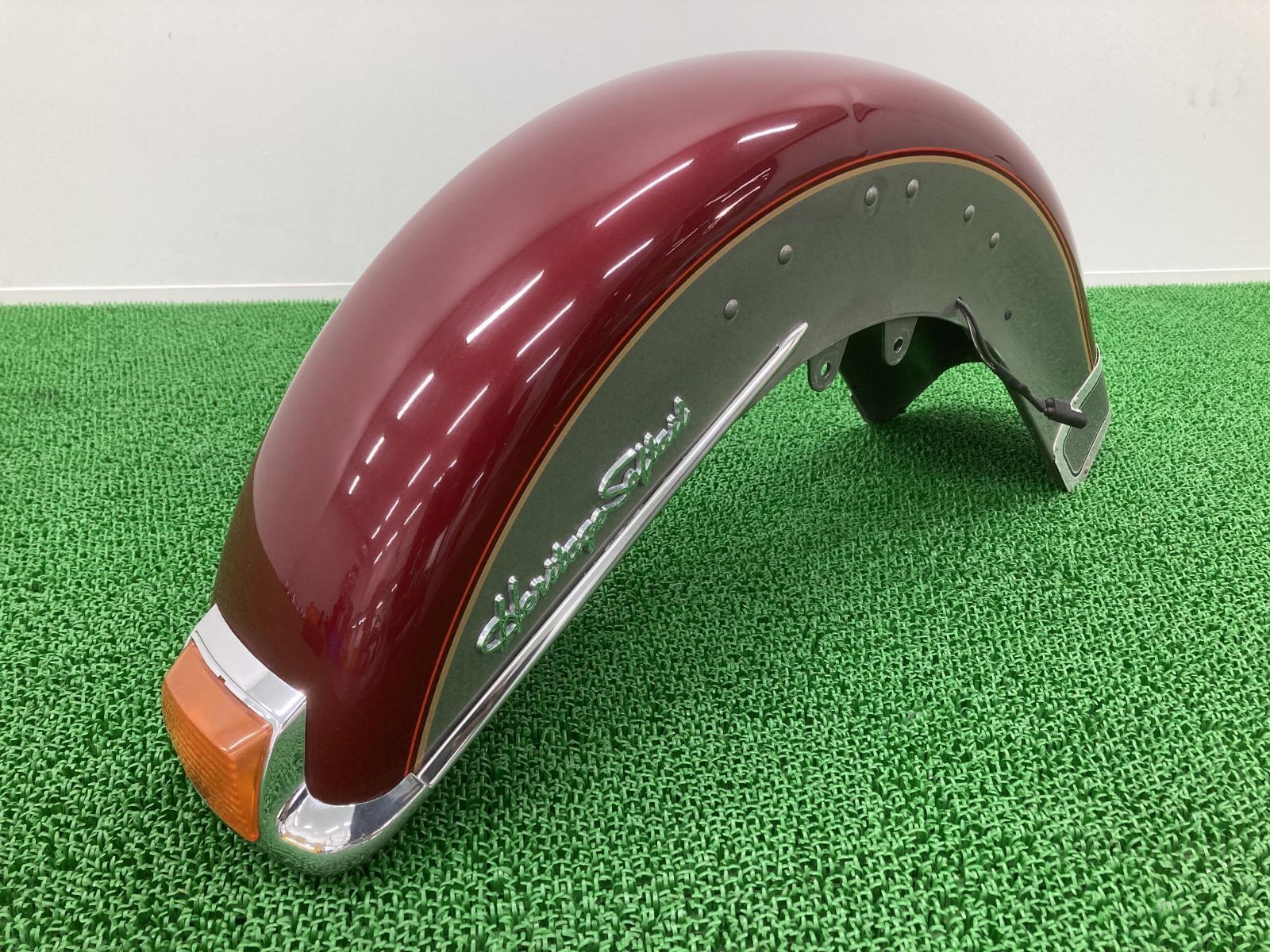 ハーレーFLSTC1340フロントフェンダー中古品 FLSTC1340 フロントフェンダー 赤 ハーレー 純正 中古 バイク