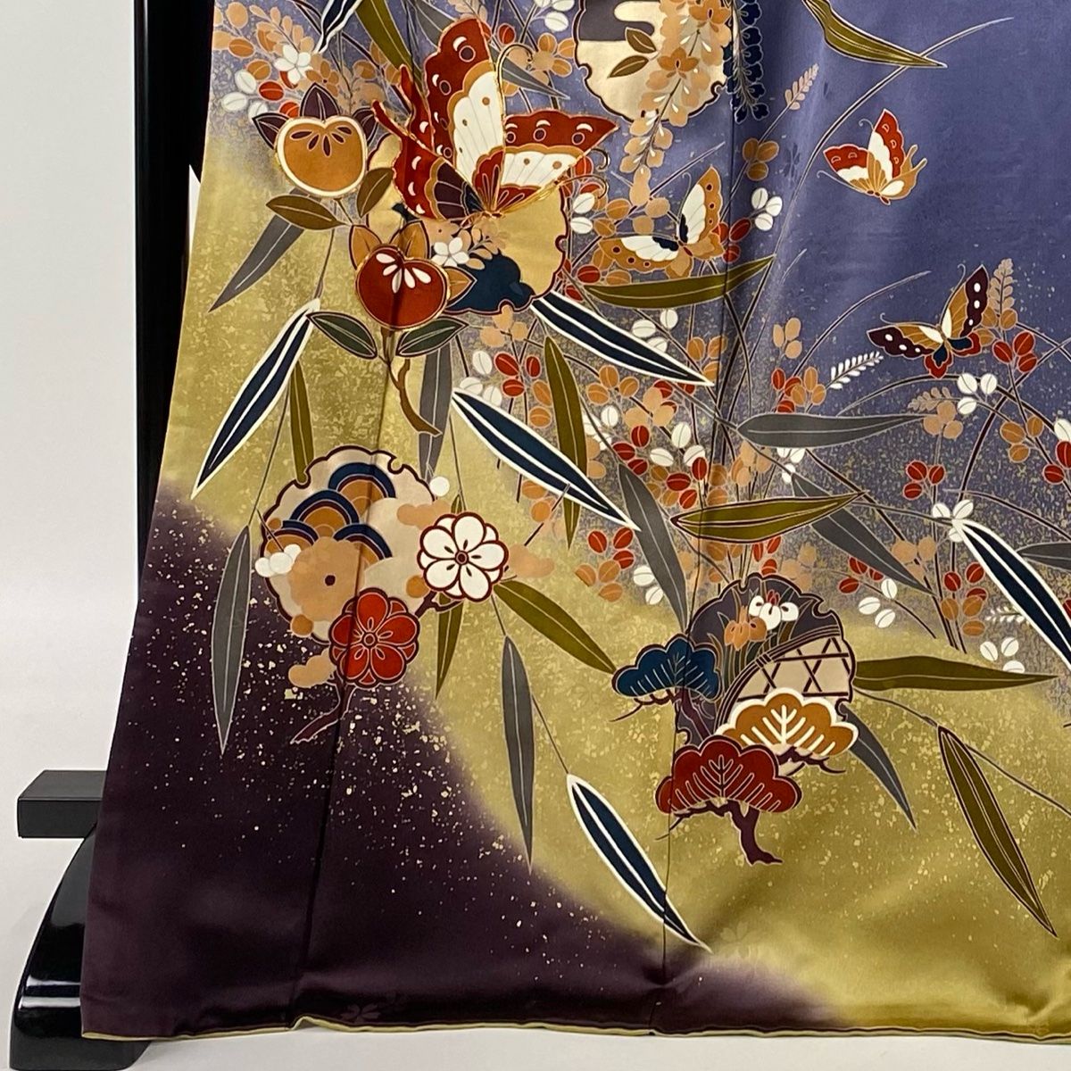 振袖 身丈163cm 裄丈68cm L 袷 落款あり 牡丹 草花 金彩 染め分け 抹茶色 正絹 秀品 三つ紋 中古 振袖 身丈163cm 裄丈68cm L 袷 落款あり 草花 雲文 染め分け 赤 正絹