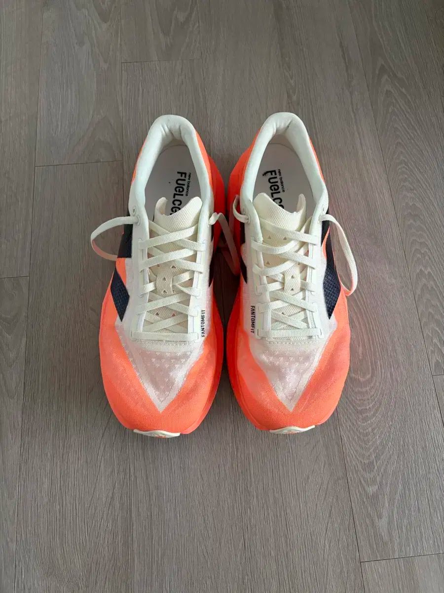 New Balance ニューバランス フューエルセル レベル v4 280 サイズ