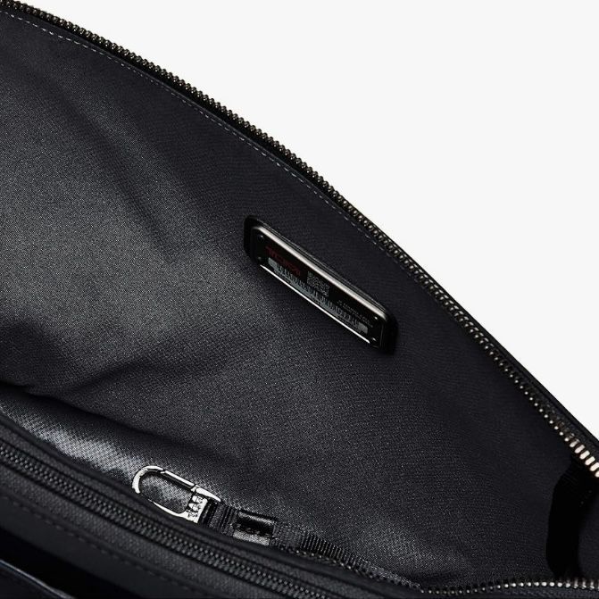 新品 e) TUMI トゥミ HARRISON 「マナー」ラージ・スリング 06602031D 