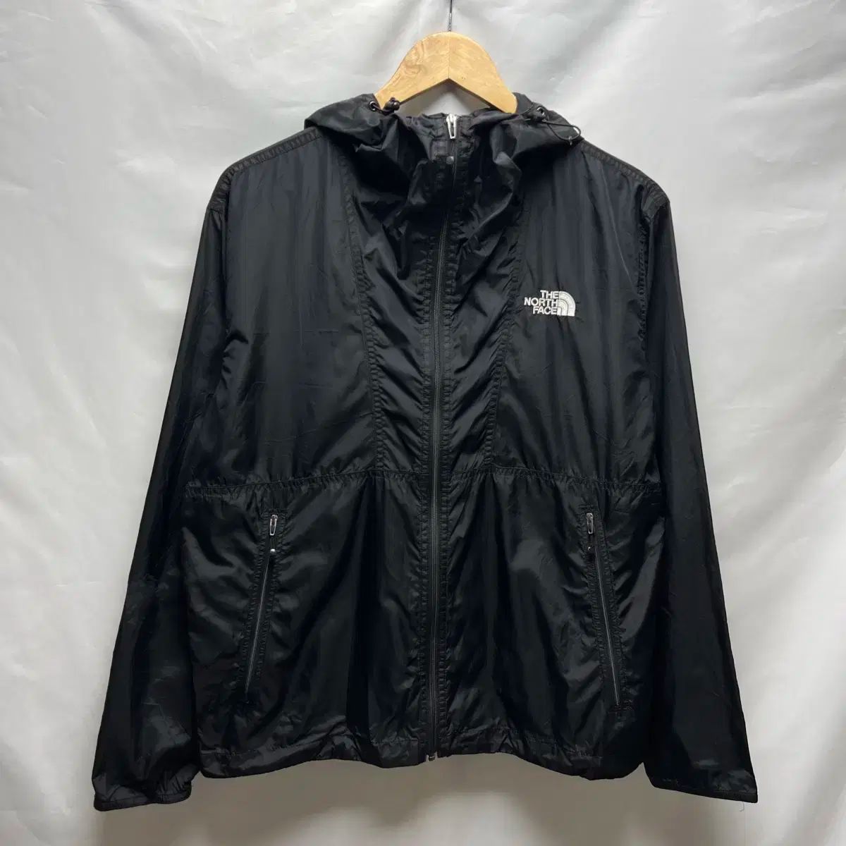【中古】 THE NORTH FACE ウィンドブレーカー(M) 中古・古着通販】THE NORTH FACE (ザ ノース フェイス