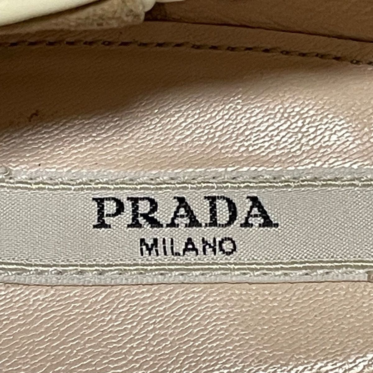 PRADA(プラダ) フラットシューズ 36 レディース - アイボリー エナメル