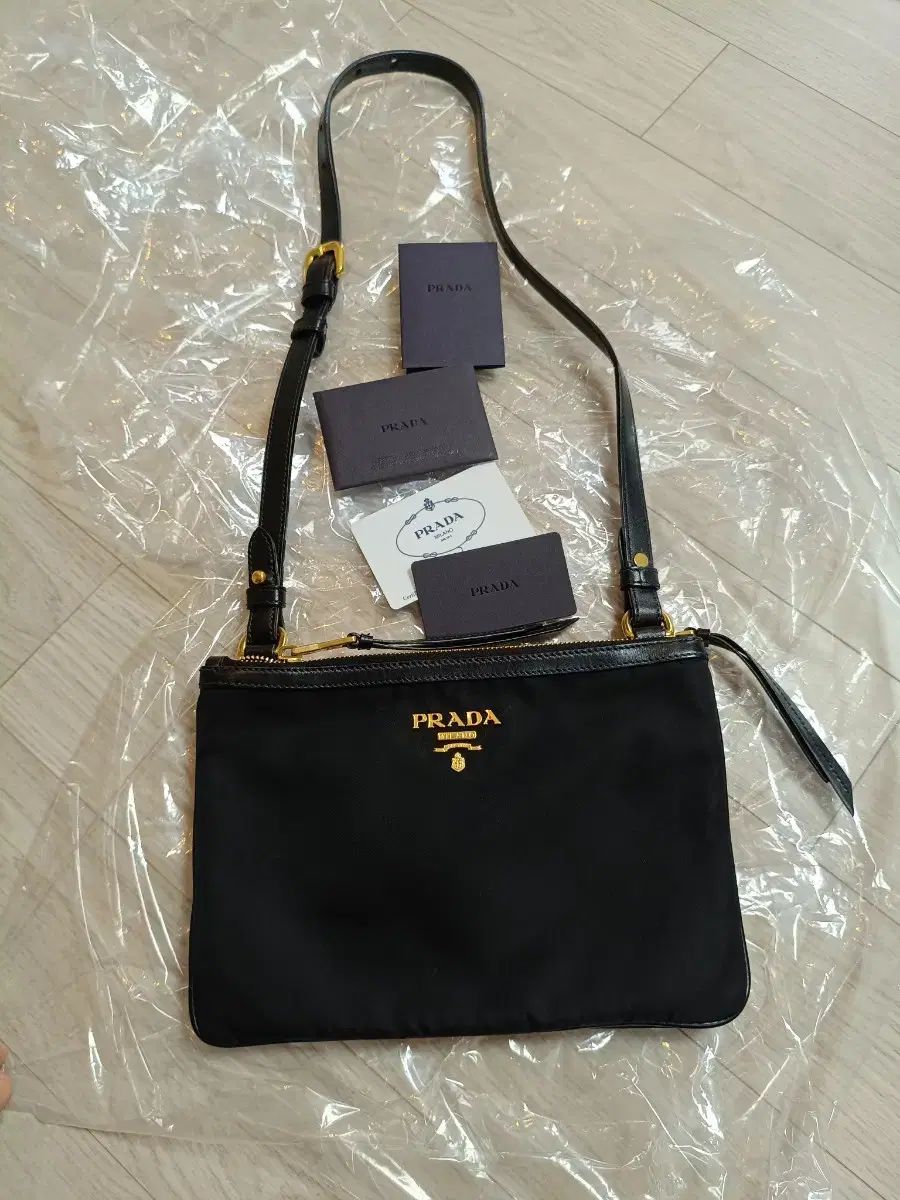 正規品 PRADA プラダ レディース ナイロン ゴールドロゴ ダブルジッパー クロスバック 1BH046