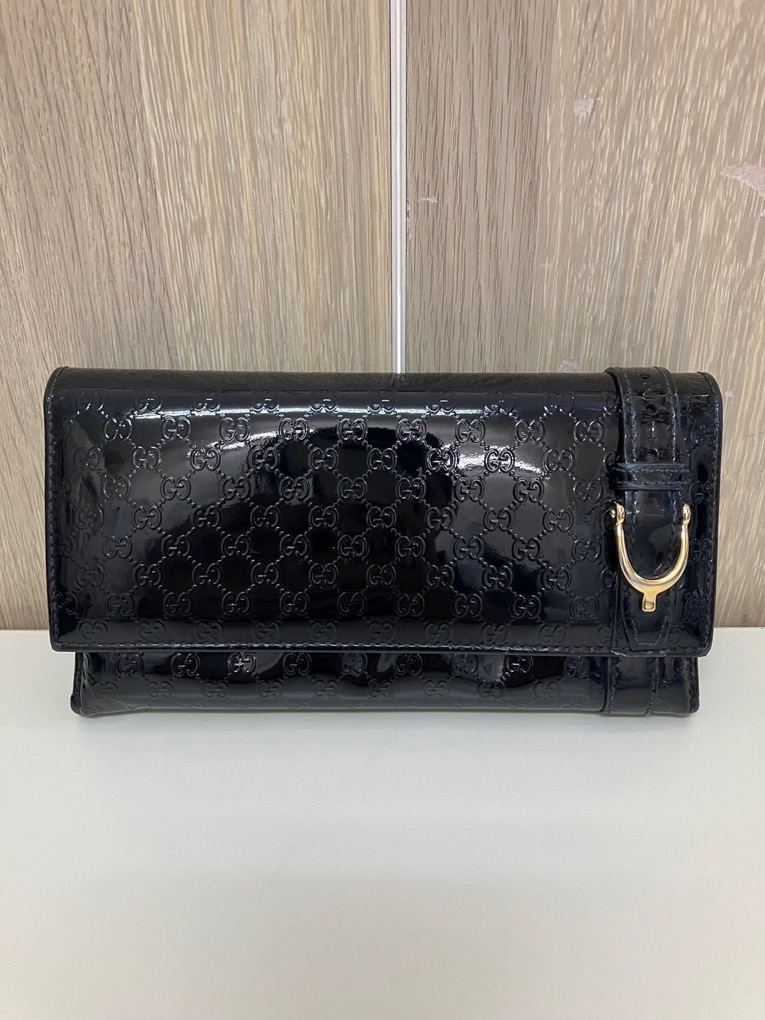 【美品】GUCCI 長財布 マイクロGG エナメル パテントレザー ブラック 中古品】 GUCCIグッチ マイクロGG エナメル 長財布 パテント