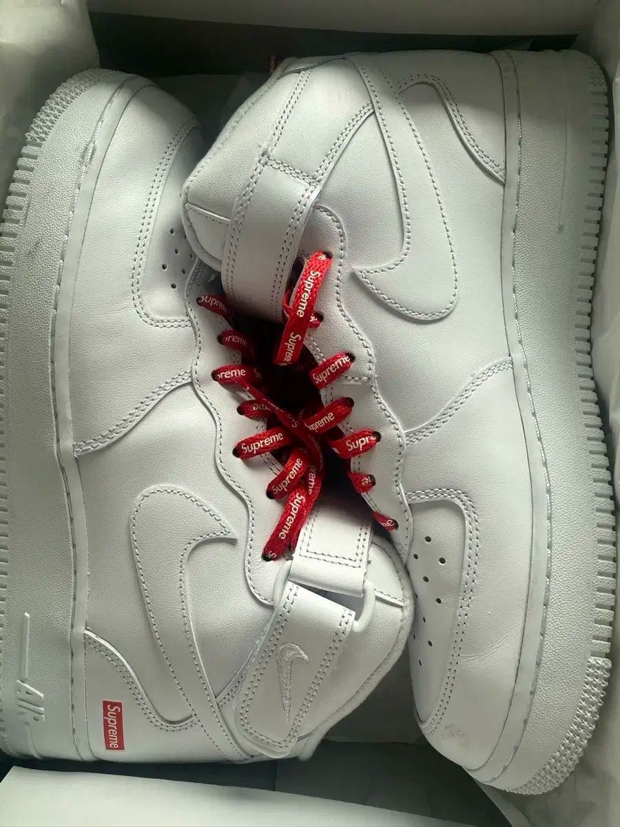 ナイキ エア キャッチャー シュプリーム