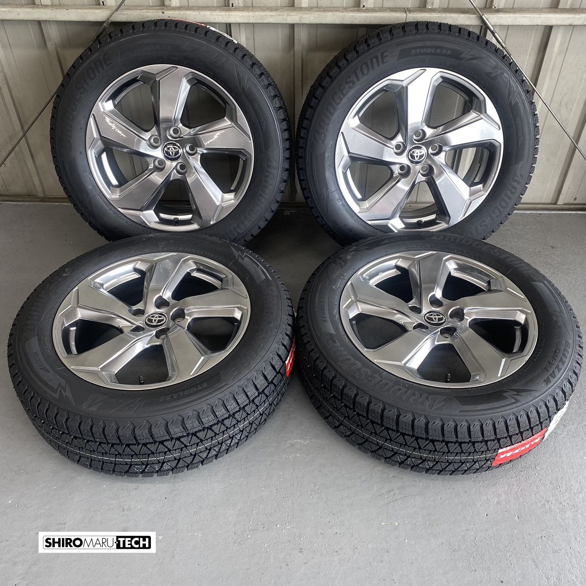 ブリヂストン 225/60R18 スタッドレス  DMV3 ブリヂストン