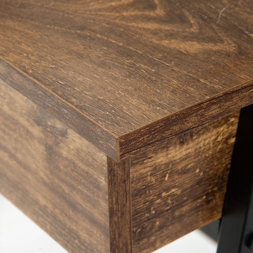 ダークブラウン