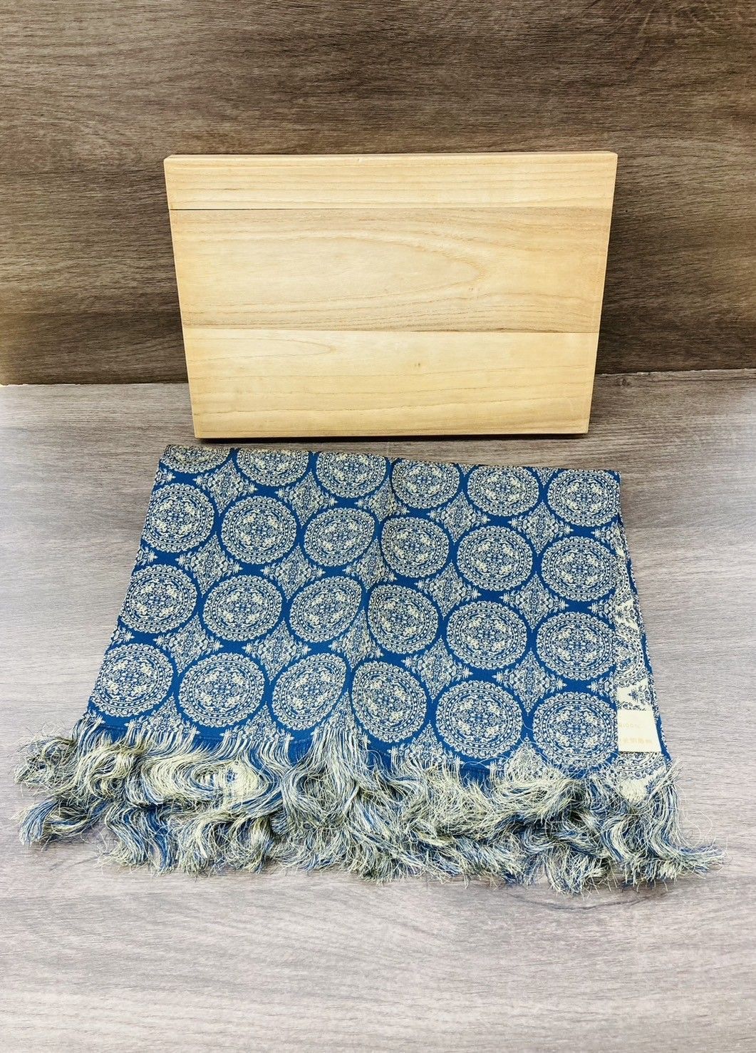 K609 龍村織物 絹100% 獅子狩文様錦 卓布 テーブルセンター 51.5