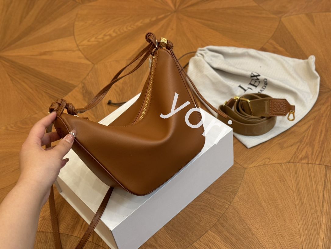 LOEWE ハンモック ホーボー バッグ クラシックカーフ ショルダーストラップ付き ハンドバッグ ショルダーバッグ