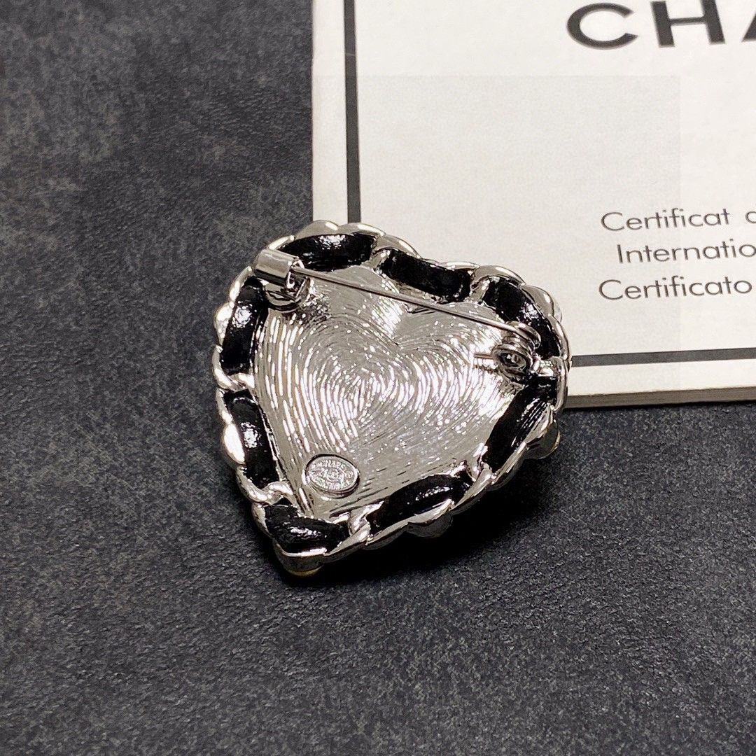 シャネル CHANEL ブローチ