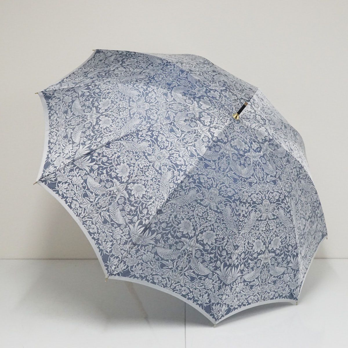 【未使用】V&A　傘　ウィリアムモリス　いちご泥棒　ジャガード織 V&A モリス いちご泥棒 ジャカード生地晴雨兼用傘 折りたたみ傘