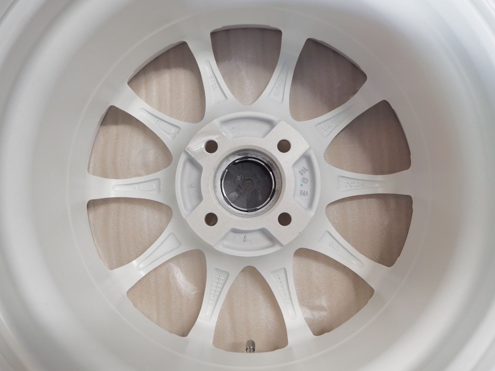 夢に向かって 軽量 15inch 7J 30 4H100 人気 深リム 逆ゾリ ホイール 1台分 サクシード プロボックス アクア カローラ ヤリス ヴィッツ ノート シビック フィット ロードスター スイフト デミオ 軽四 軽トラ 軽箱 カスタム ホワイト