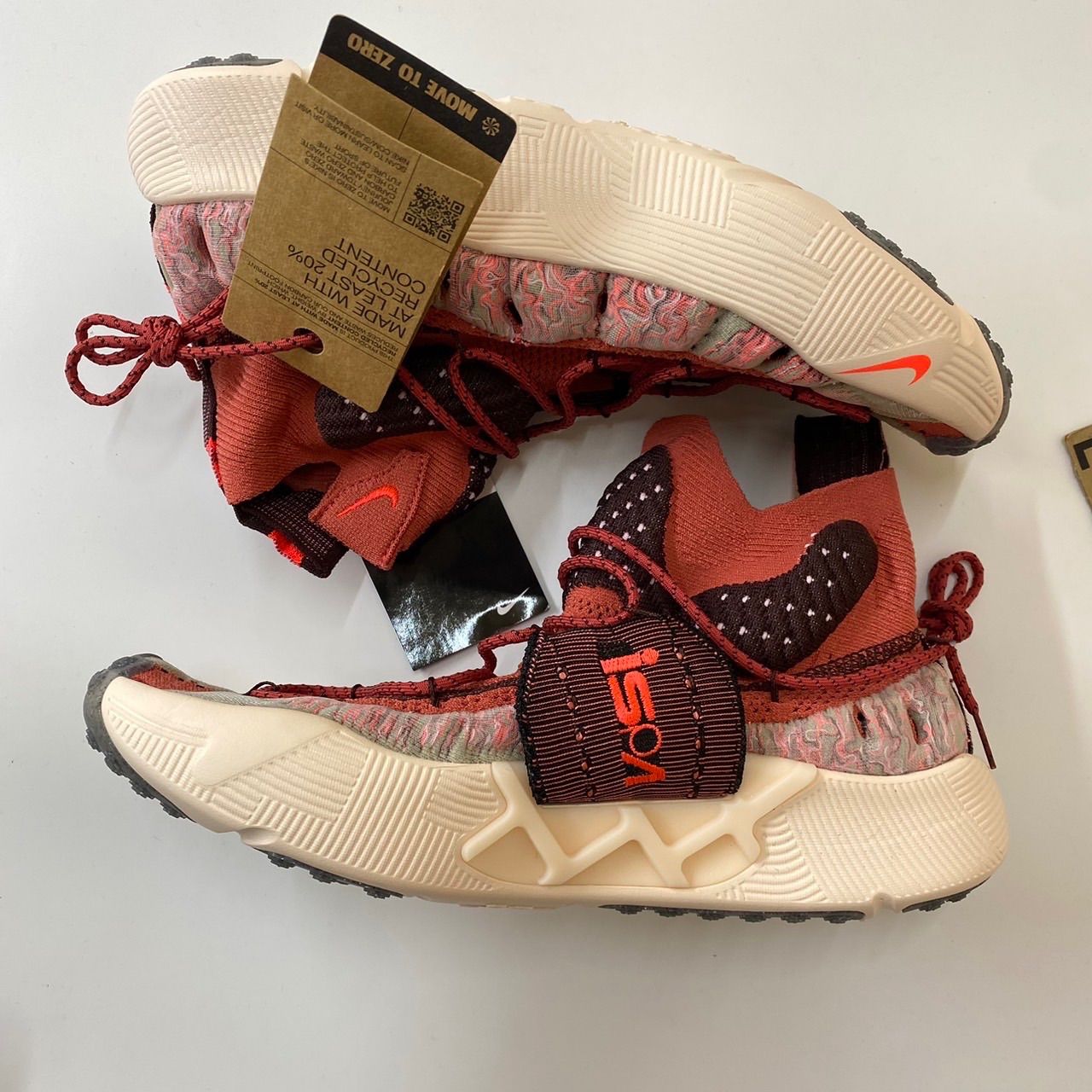 美品　Nike ナイキ　ISPA センス フライニット　スニーカー　23cm ナイキのサステナビリティに特化したスニーカーに、新作が登場